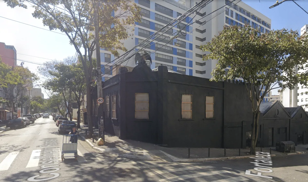 Madame Satã atravessa décadas entre a cena underground e a festa de Vorcaro