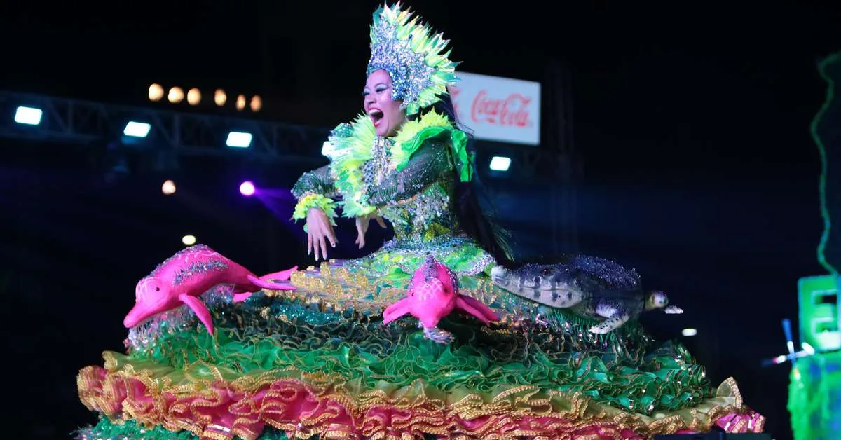 Festa do Sairé reúne ritos, botos e shows em Alter do Chão