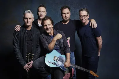 Pearl Jam apresenta Abe Laboriel Jr. em show surpresa na Califórnia