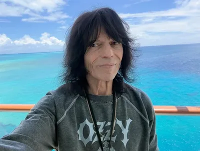 Rudy Sarzo questiona versão de acidente na morte de Randy Rhoads